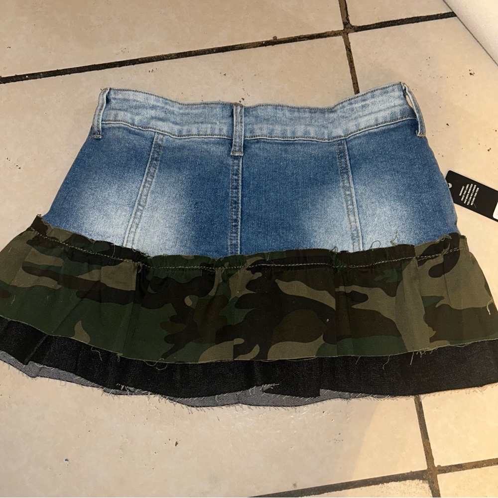 Fashion nova skirt - Picture 3 of 3